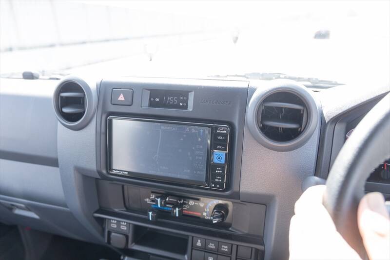 無骨でカッコイイ！ 500万円以下でSUVを買うならトヨタ「ランクル70」しかない