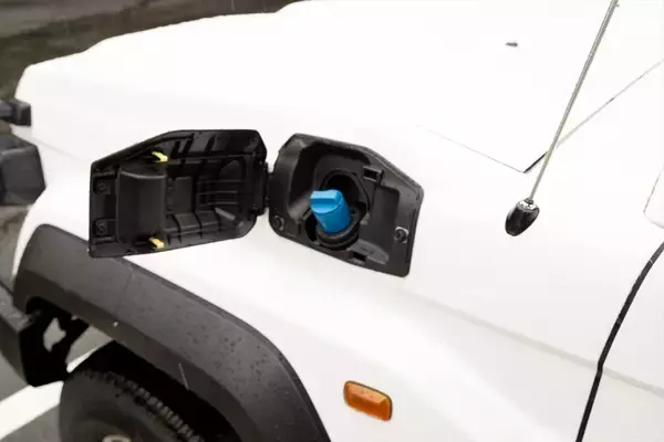 「無骨でカッコイイ！ 500万円以下でSUVを買うならトヨタ「ランクル70」しかない」の画像