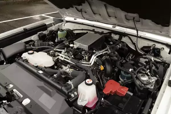 「無骨でカッコイイ！ 500万円以下でSUVを買うならトヨタ「ランクル70」しかない」の画像