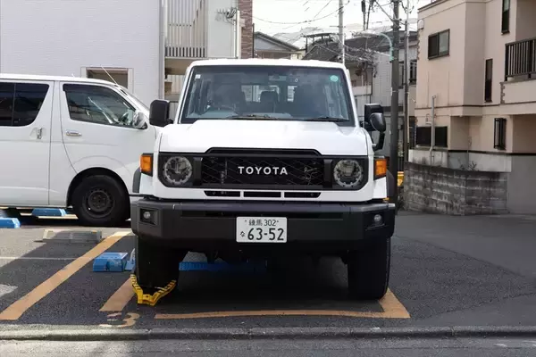 「無骨でカッコイイ！ 500万円以下でSUVを買うならトヨタ「ランクル70」しかない」の画像