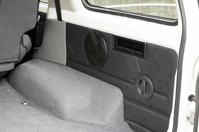 無骨でカッコイイ！ 500万円以下でSUVを買うならトヨタ「ランクル70」しかない