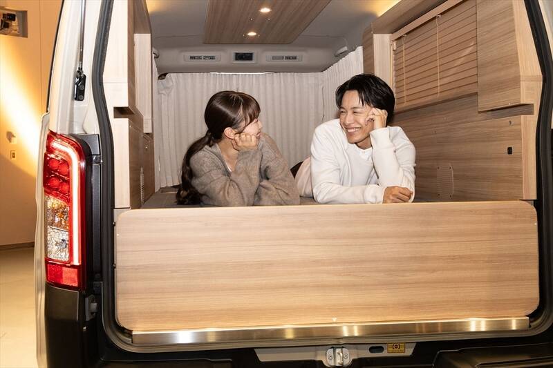日産「キャラバン MYROOM」は部屋ごと出かけるような車中泊の最終形態！
