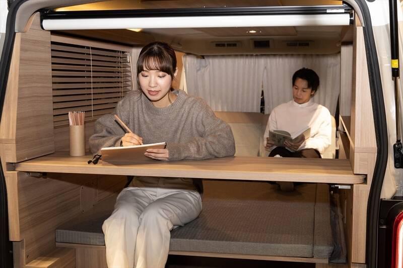 日産「キャラバン MYROOM」は部屋ごと出かけるような車中泊の最終形態！