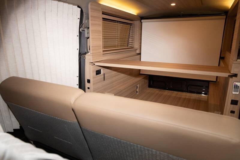 日産「キャラバン MYROOM」は部屋ごと出かけるような車中泊の最終形態！
