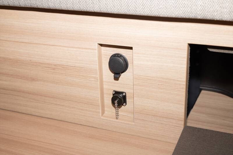 日産「キャラバン MYROOM」は部屋ごと出かけるような車中泊の最終形態！