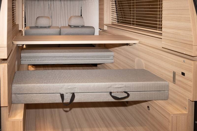 日産「キャラバン MYROOM」は部屋ごと出かけるような車中泊の最終形態！