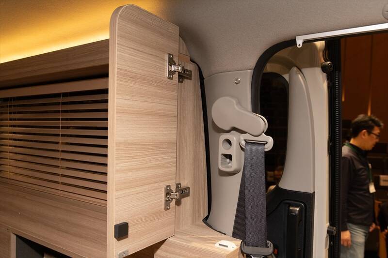 日産「キャラバン MYROOM」は部屋ごと出かけるような車中泊の最終形態！