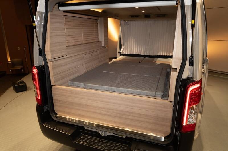 日産「キャラバン MYROOM」は部屋ごと出かけるような車中泊の最終形態！