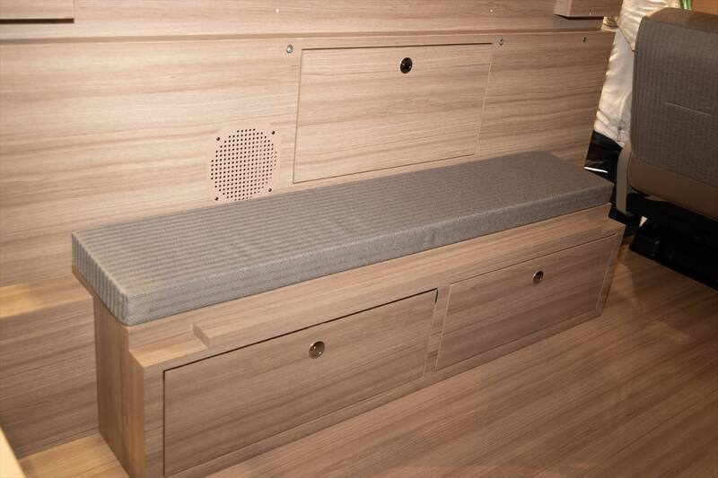 日産「キャラバン MYROOM」は部屋ごと出かけるような車中泊の最終形態！