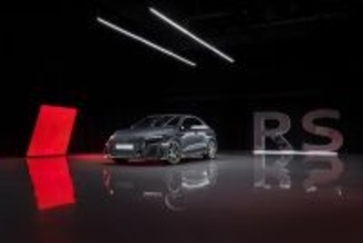 アウディ、5気筒エンジン50周年を祝う限定車 カーボン尽くしの「RS 3 competition limited」