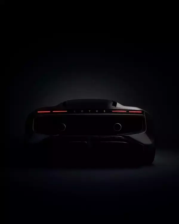 「ロータス、1000PS超の新型V8ハイブリッドスーパーカー投入へ！ 新戦略「Focus 2030」発表」の画像
