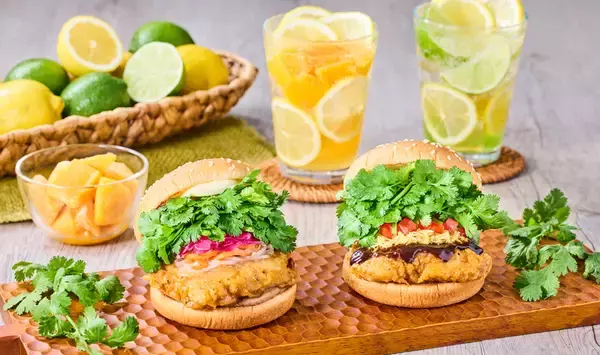 「【今週】マクドナルド15ピースが250円引き！丸亀は“海老カツのせ”トマたまカレーうどん」の画像