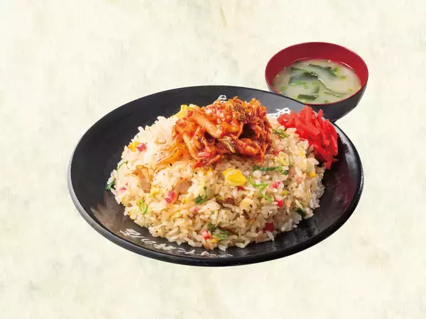 「待ってました！ すた丼屋「チャーハン」復活！ 大盛りなら1ポンド超、全7種」の画像