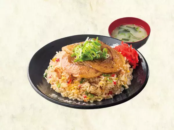 「待ってました！ すた丼屋「チャーハン」復活！ 大盛りなら1ポンド超、全7種」の画像