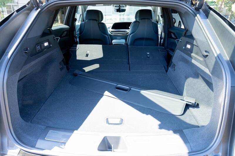 アメ車のEV「キャデラック LYRIQ」に乗ってみた！522馬力モーターがもたらす超加速＆静粛性に感動