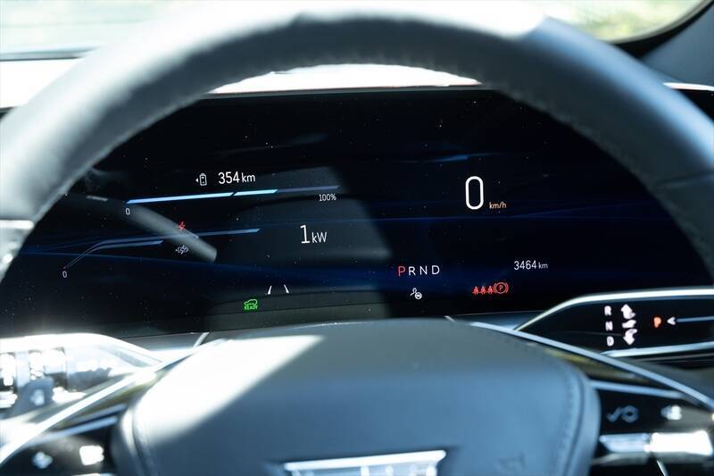 アメ車のEV「キャデラック LYRIQ」に乗ってみた！522馬力モーターがもたらす超加速＆静粛性に感動