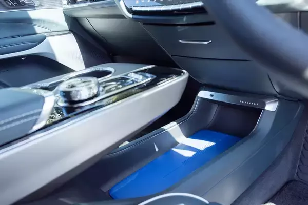 「アメ車のEV「キャデラック LYRIQ」に乗ってみた！522馬力モーターがもたらす超加速＆静粛性に感動」の画像