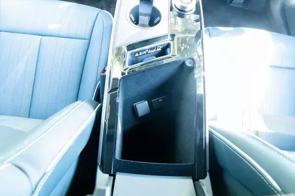 「アメ車のEV「キャデラック LYRIQ」に乗ってみた！522馬力モーターがもたらす超加速＆静粛性に感動」の画像