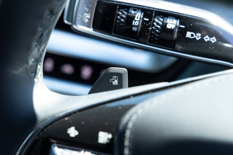 アメ車のEV「キャデラック LYRIQ」に乗ってみた！522馬力モーターがもたらす超加速＆静粛性に感動