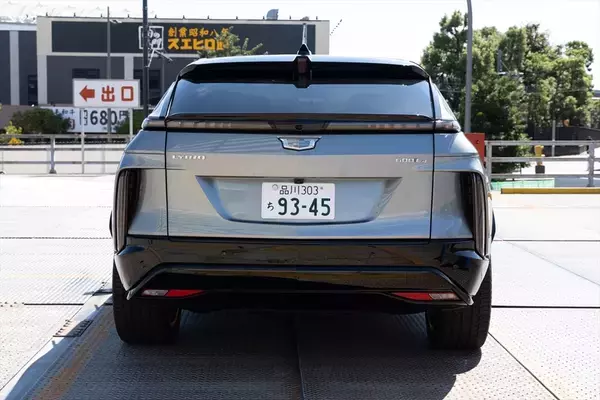 「アメ車のEV「キャデラック LYRIQ」に乗ってみた！522馬力モーターがもたらす超加速＆静粛性に感動」の画像