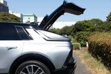 「アメ車のEV「キャデラック LYRIQ」に乗ってみた！522馬力モーターがもたらす超加速＆静粛性に感動」の画像7
