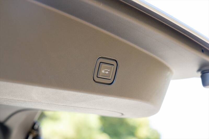 アメ車のEV「キャデラック LYRIQ」に乗ってみた！522馬力モーターがもたらす超加速＆静粛性に感動