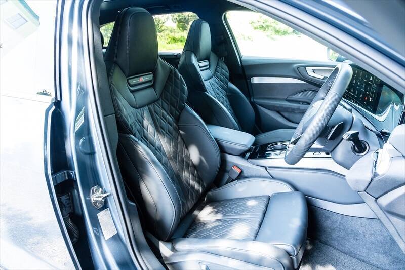 カッコいいワゴンは健在！ アウディの新型「A5 Avant」は流麗なデザインと広々ラゲッジでアウディらしさを継承する