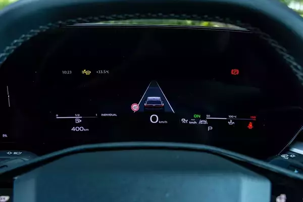 「カッコいいワゴンは健在！ アウディの新型「A5 Avant」は流麗なデザインと広々ラゲッジでアウディらしさを継承する」の画像