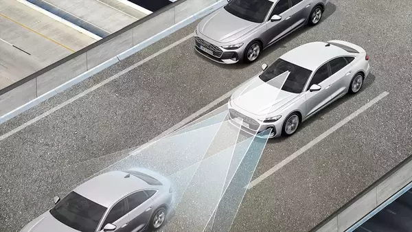 「カッコいいワゴンは健在！ アウディの新型「A5 Avant」は流麗なデザインと広々ラゲッジでアウディらしさを継承する」の画像