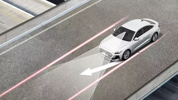 「カッコいいワゴンは健在！ アウディの新型「A5 Avant」は流麗なデザインと広々ラゲッジでアウディらしさを継承する」の画像