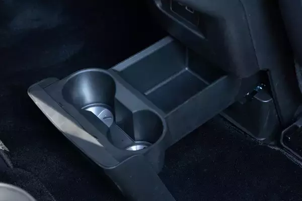 「【アメ車ってどうなの？】キャデラック「XT6」の3列シートSUVはさすがにデカかった」の画像