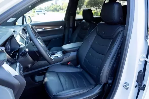 「【アメ車ってどうなの？】キャデラック「XT6」の3列シートSUVはさすがにデカかった」の画像