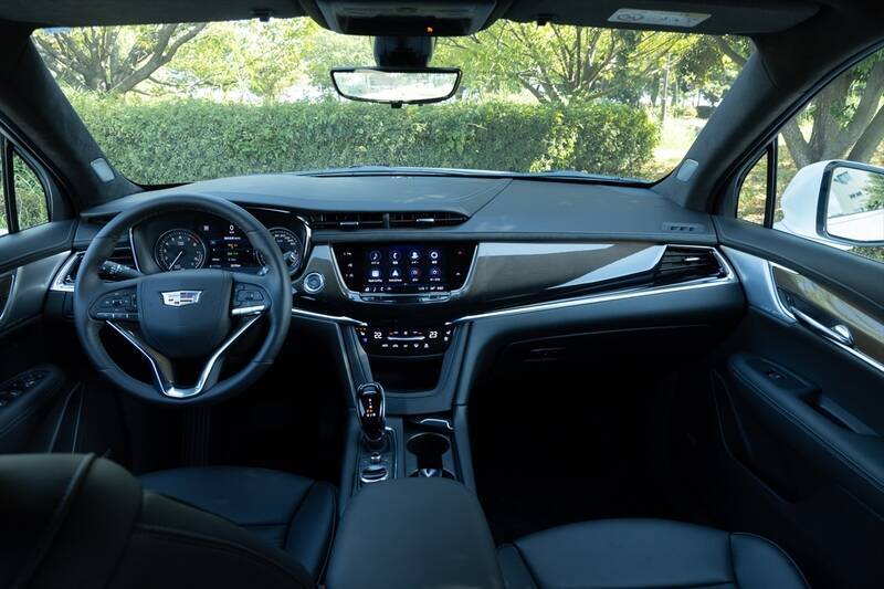 【アメ車ってどうなの？】キャデラック「XT6」の3列シートSUVはさすがにデカかった