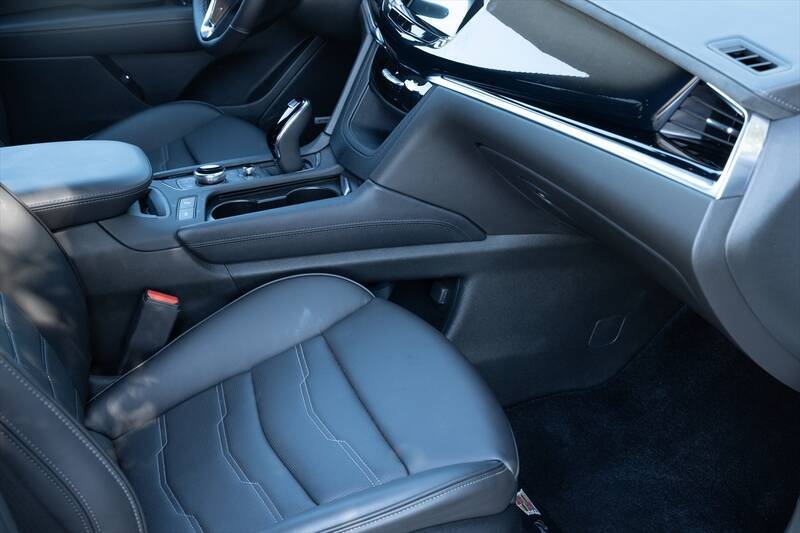 【アメ車ってどうなの？】キャデラック「XT6」の3列シートSUVはさすがにデカかった