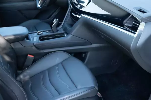 「【アメ車ってどうなの？】キャデラック「XT6」の3列シートSUVはさすがにデカかった」の画像