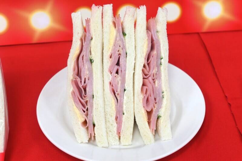 【今週】ローソン「盛りすぎ」またも開催！ 50％増の「ロールケーキ」「ナポリタン」など登場