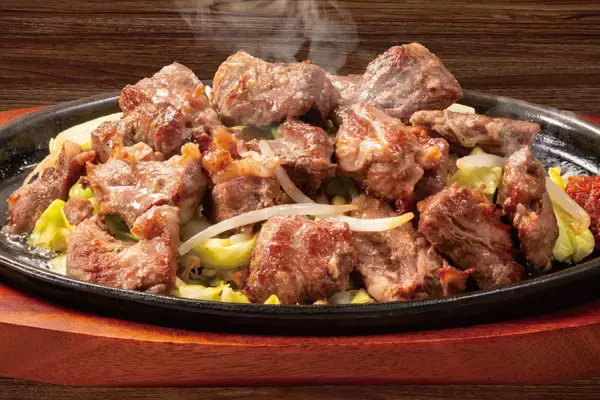 「ライス・スープおかわり自由！ステーキのどん「肉山」新作は豚ハラミ×辛味噌」の画像
