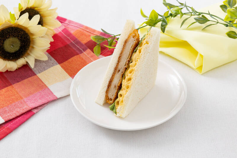 コロッケどーん！セブン「よくばりサンド」新作がうまそう