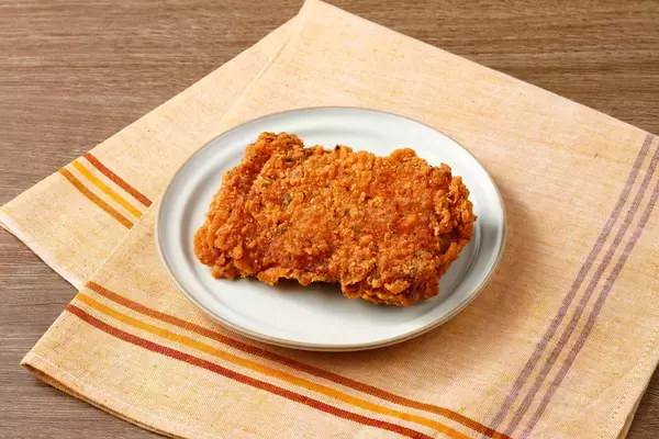 「ローソン✕JALコラボ、国際線「オニオンコンソメスープ」味のからあげクンが登場！」の画像