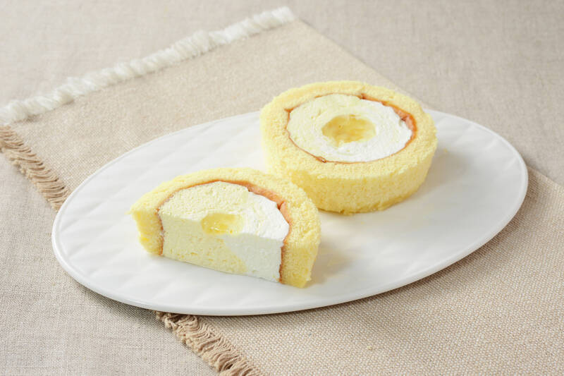 ローソン✕JALコラボ、国際線「オニオンコンソメスープ」味のからあげクンが登場！