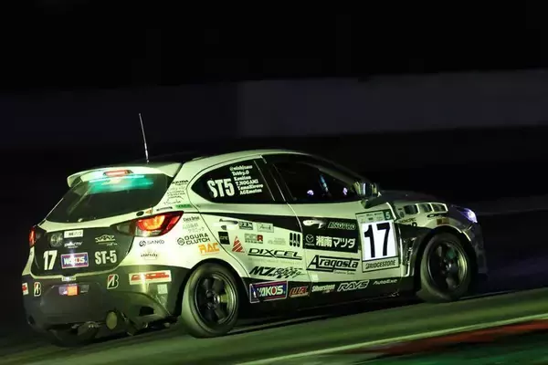 「MAZDA2の快挙！ 富士24時間レースで前人未到の3連覇4勝を飾ったTEAM NOPROに密着」の画像