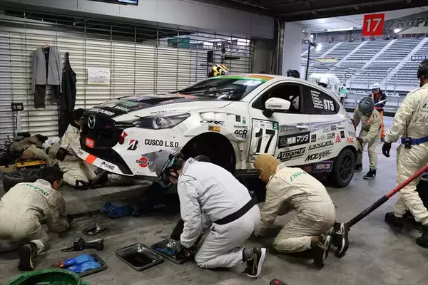 「MAZDA2の快挙！ 富士24時間レースで前人未到の3連覇4勝を飾ったTEAM NOPROに密着」の画像