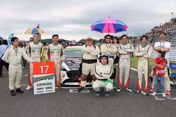 「MAZDA2の快挙！ 富士24時間レースで前人未到の3連覇4勝を飾ったTEAM NOPROに密着」の画像