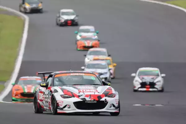 「MAZDA2の快挙！ 富士24時間レースで前人未到の3連覇4勝を飾ったTEAM NOPROに密着」の画像