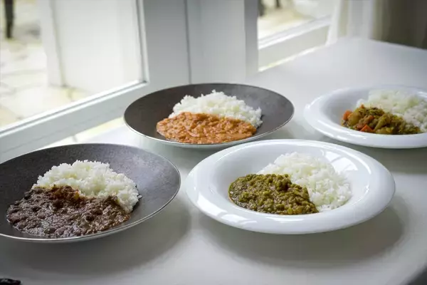 「タイヤではなくルーを回せ!? ホンダ、トヨタ、スズキ、三菱の「カレー」に宿るメーカーの哲学」の画像