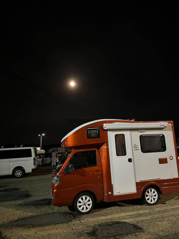 ロマン溢れるキャンピングカーライフの門出はトラブル続出で波瀾万丈だった！