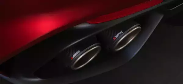 「美しい……アルファロメオ最強モデルに世界63台の超希少限定車、日本はわずか13台」の画像