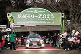 「梅本まどか、新城ラリーでまさかのアクシデントもチーム力で3位表彰台に」の画像1