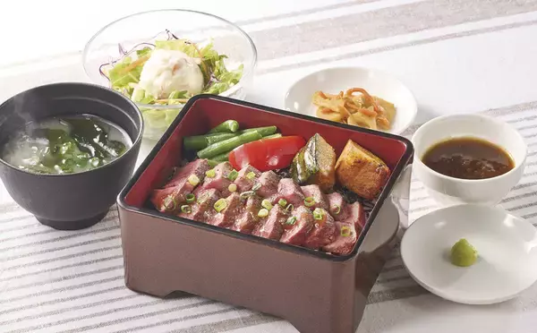 「高さ30cmのハーゲンダッツパフェも！ジョナサンの初夏のスイーツフェア」の画像