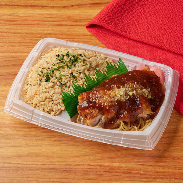 ファミマ「こってり」フェア開幕！「炒飯＆油淋鶏」「旨辛焼ラーメン」などヤミツキ飯がズラリ